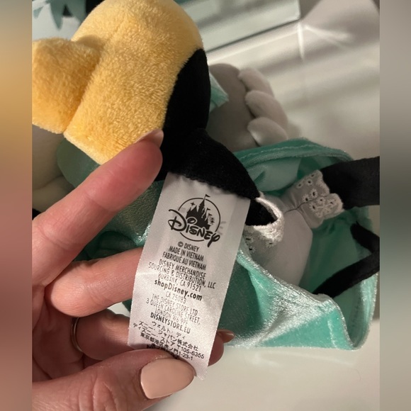 DISNEY New York plush - Picture 3 of 3